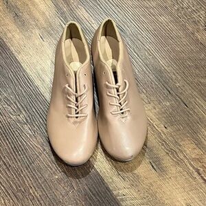 So Danca‎ nude tap shoes lace up size 5.5 dancing ballet athletic